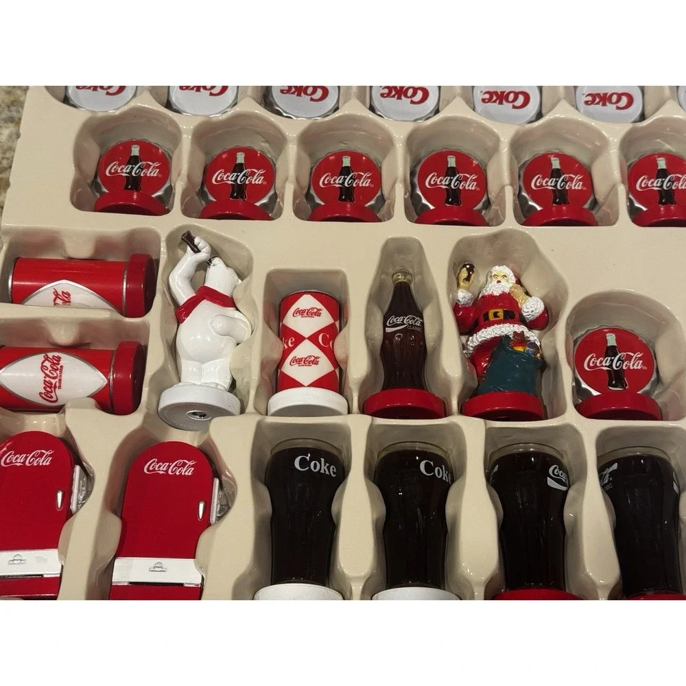 Coca Cola Vs Coke Collectors Edition Chess Set Game ‎ Holiday Christmas 2002